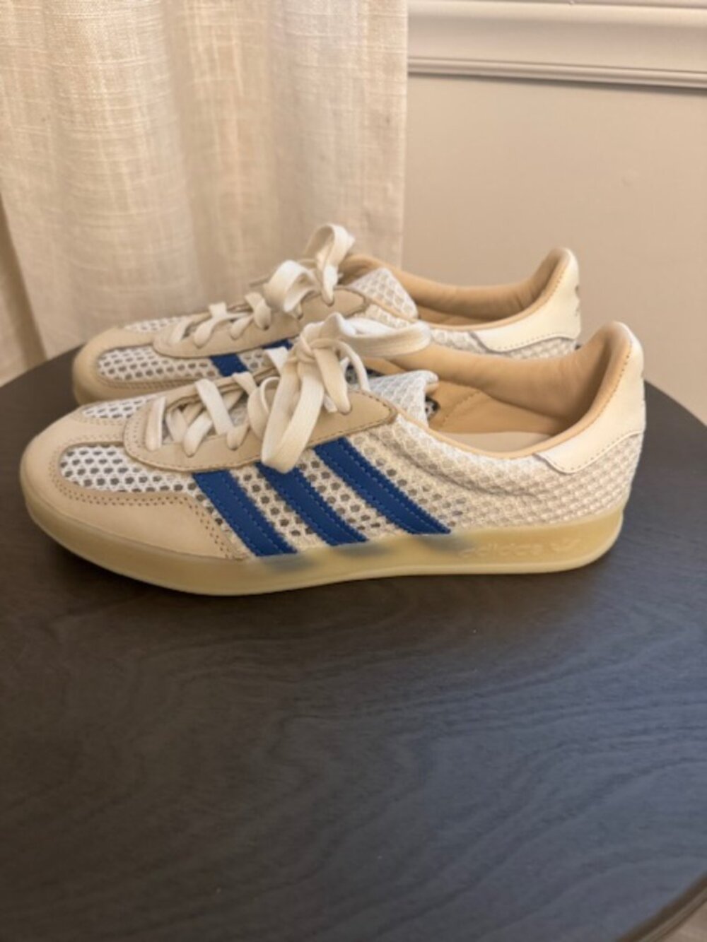 (Adidas) Gazelle in Off White / Focus Blue - Picture 6 of 11